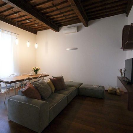 Tabacchi Luxury Apartment In Lucca Historical Center Near Toll Parking Bagian luar foto