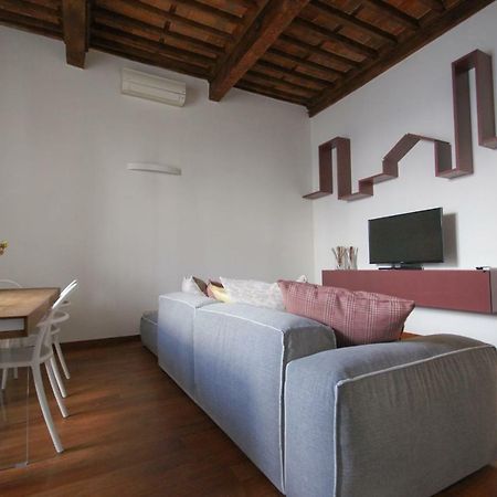 Tabacchi Luxury Apartment In Lucca Historical Center Near Toll Parking Bagian luar foto