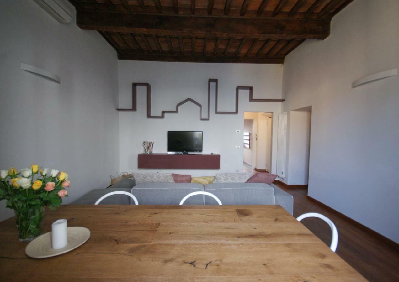 Tabacchi Luxury Apartment In Lucca Historical Center Near Toll Parking Bagian luar foto