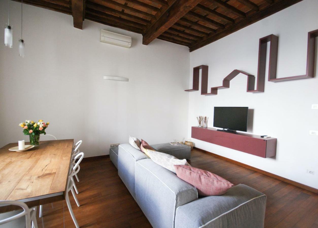 Tabacchi Luxury Apartment In Lucca Historical Center Near Toll Parking Bagian luar foto