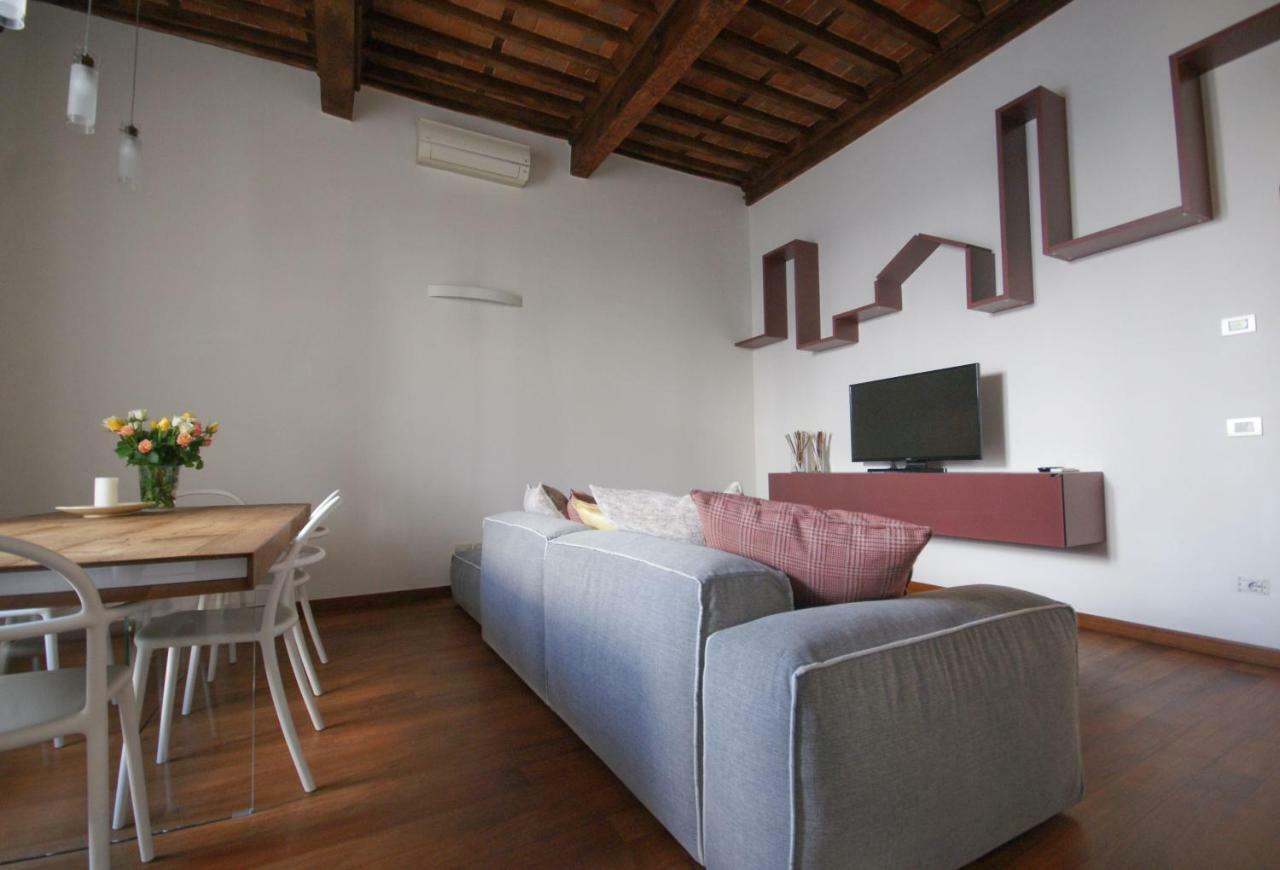 Tabacchi Luxury Apartment In Lucca Historical Center Near Toll Parking Bagian luar foto