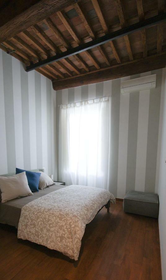 Tabacchi Luxury Apartment In Lucca Historical Center Near Toll Parking Bagian luar foto